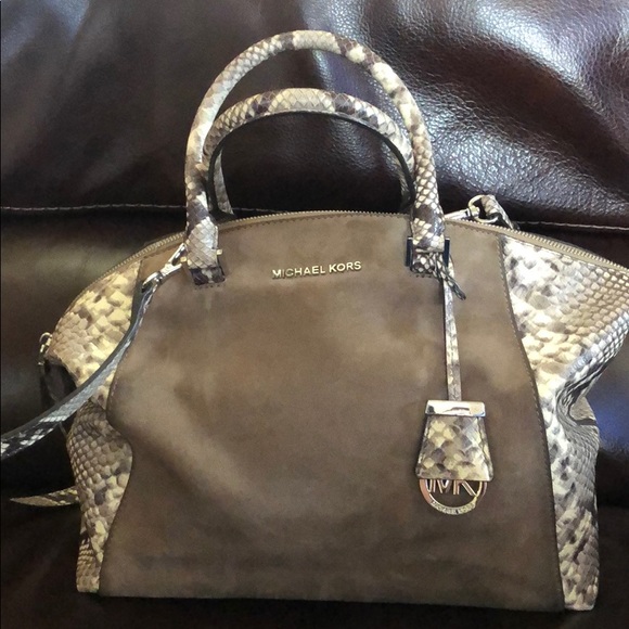 Michael Kors Handbags - Michael Kors